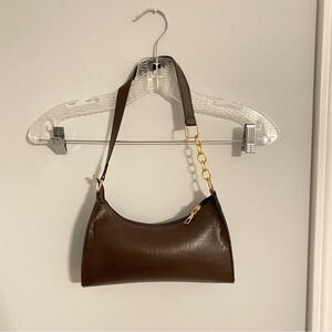 Brown Chain Baguette Bag​​​​​